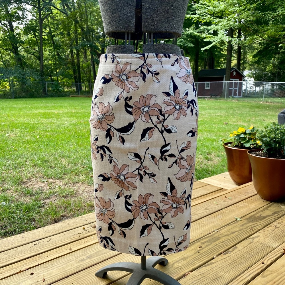 Ann Taylor Floral Pencil Skirt